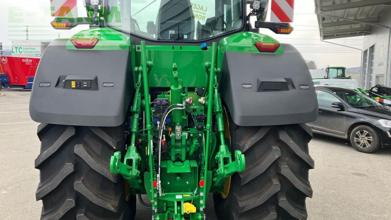 Farm tractor John Deere 7R 330: picture 15