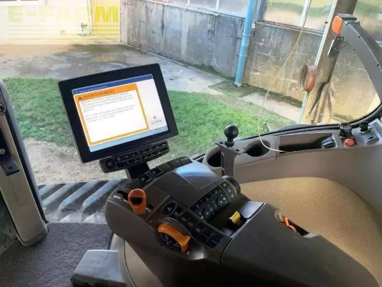 Tracked tractor John Deere 8370rt: picture 9