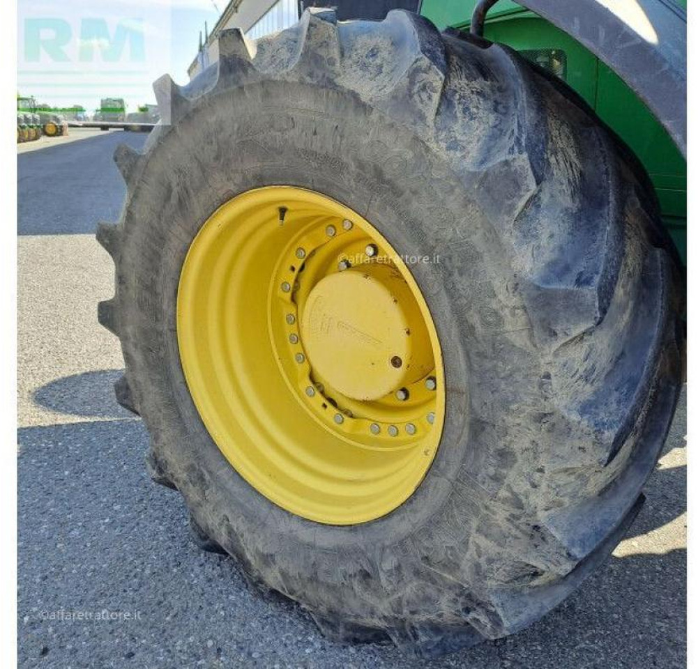 John Deere John Deere 7310 - Farm tractor: picture 4 John Deere John Deere 7310 - Farm tractor: picture 4