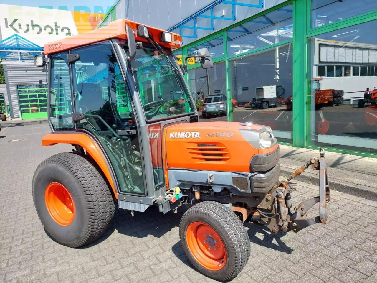 Kubota stv40 - Farm tractor: picture 2 Kubota stv40 - Farm tractor: picture 2
