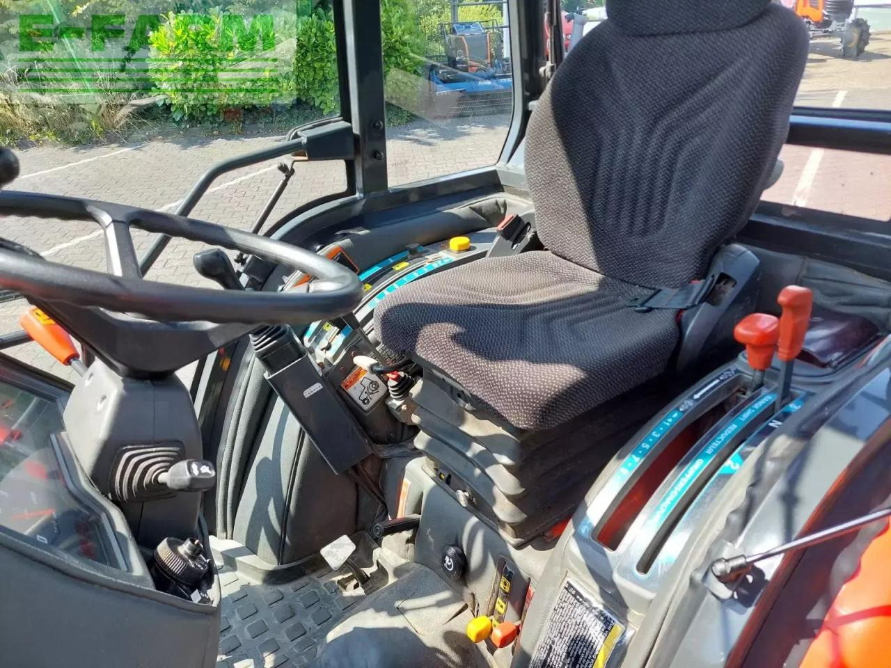 Kubota stv40 - Farm tractor: picture 4 Kubota stv40 - Farm tractor: picture 4