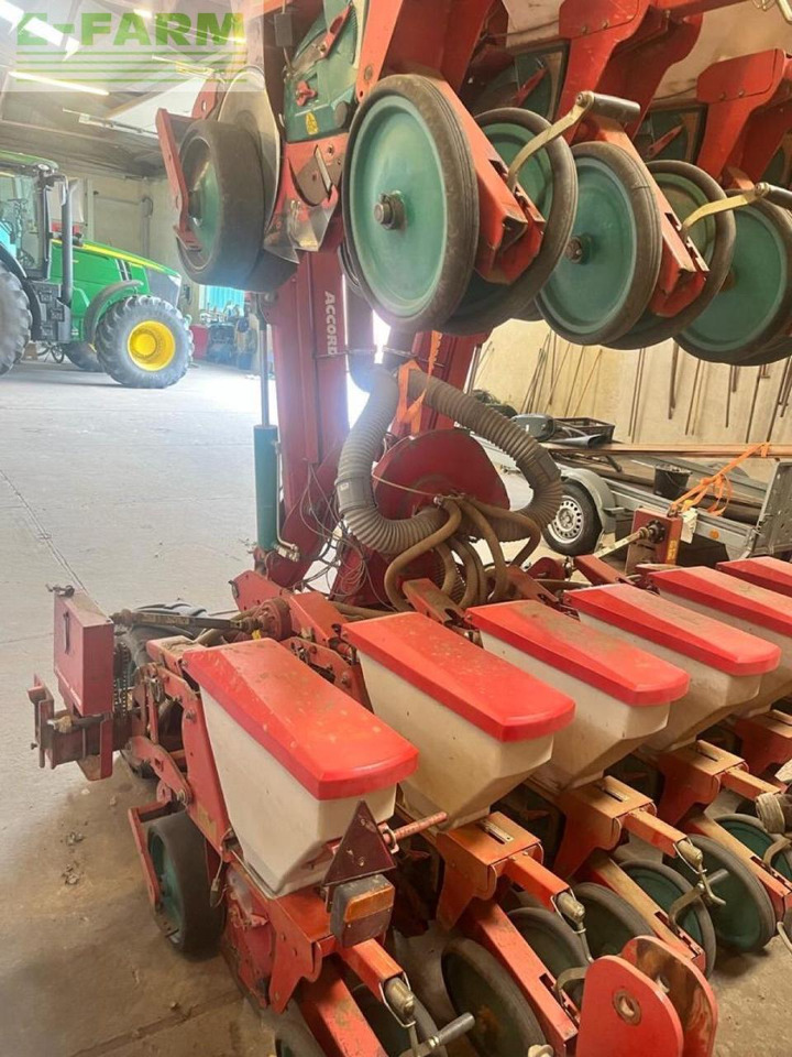 Kverneland Optima - Precision sowing machine: picture 4 Kverneland Optima - Precision sowing machine: picture 4
