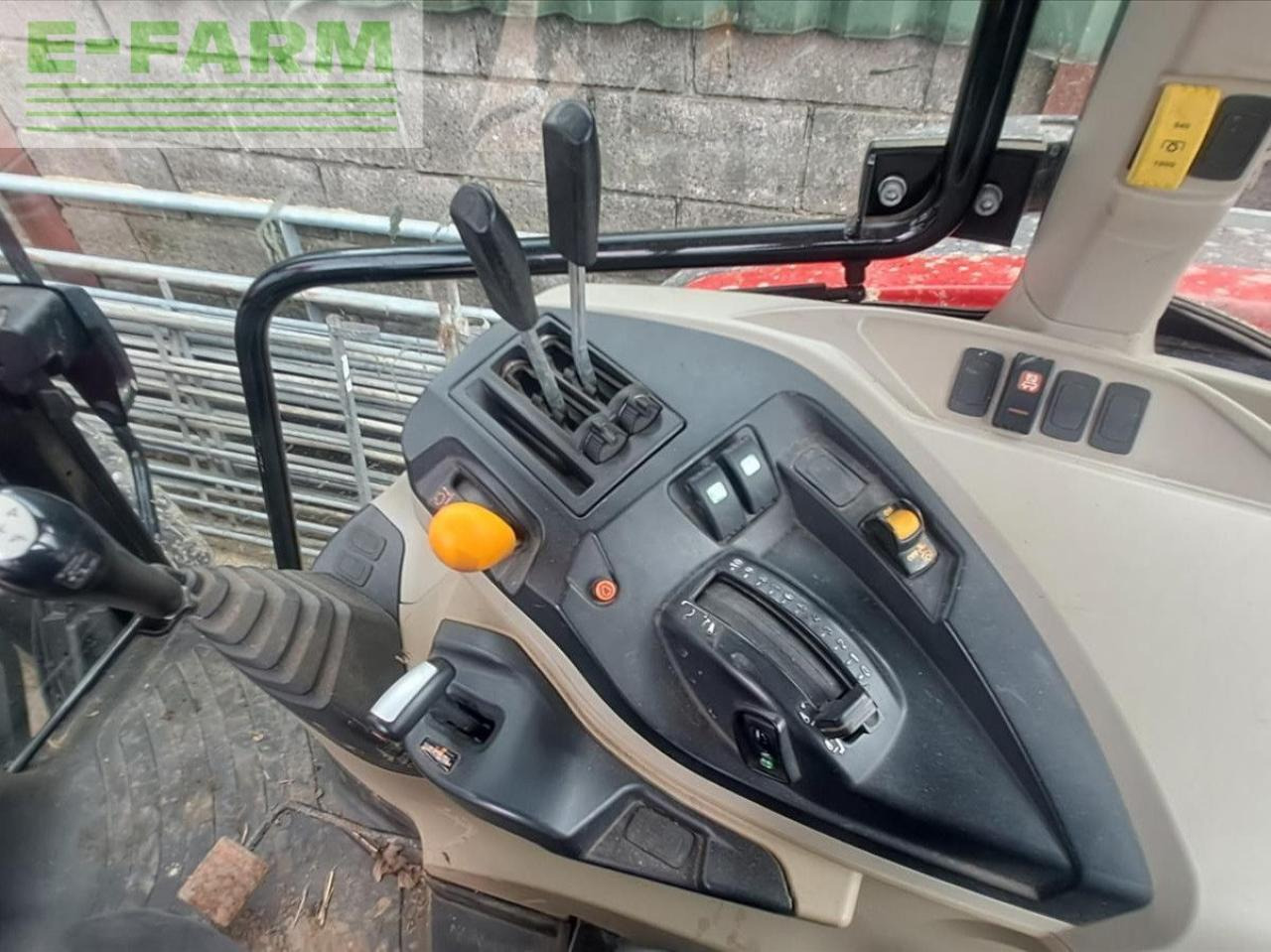 Farm tractor Massey Ferguson 5711 DYNA 4: picture 9
