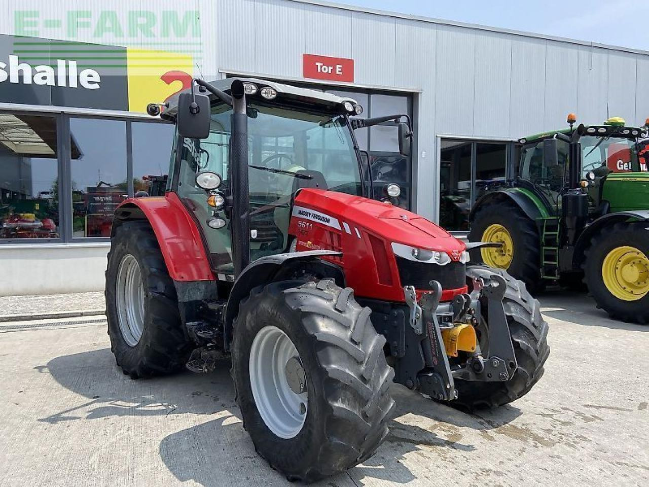 Massey Ferguson mf 5611 dyna-4 essential Essential - Farm tractor: picture 3 Massey Ferguson mf 5611 dyna-4 essential Essential - Farm tractor: picture 3