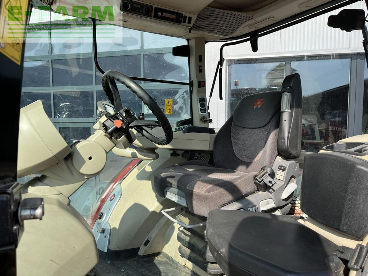 Farm tractor Massey Ferguson mf 8670 dyna-vt: picture 9 Farm tractor Massey Ferguson mf 8670 dyna-vt: picture 9