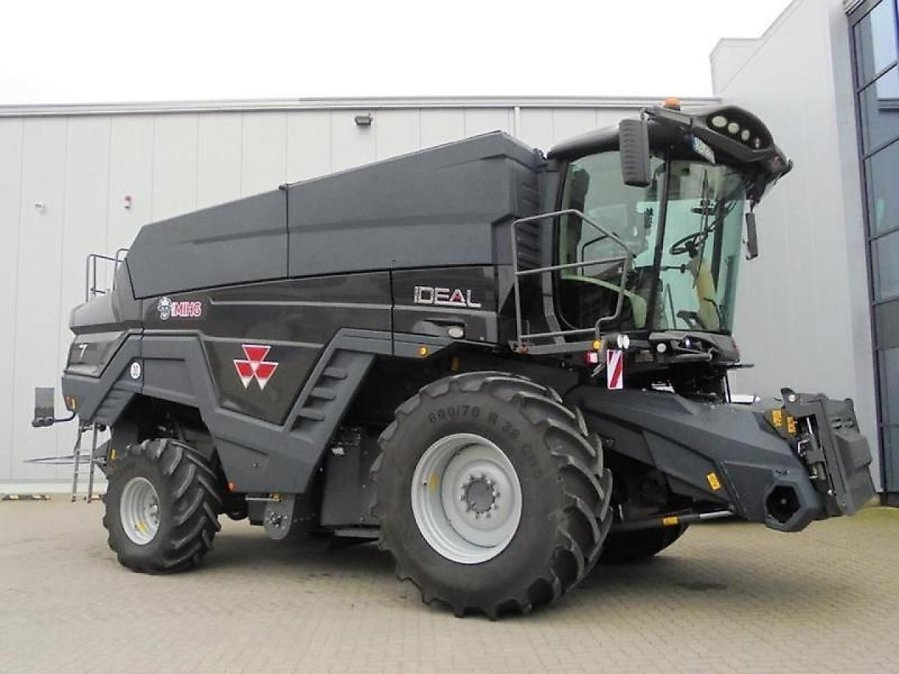 Massey Ferguson mxmfideal7 - Combine harvester: picture 1 Massey Ferguson mxmfideal7 - Combine harvester: picture 1
