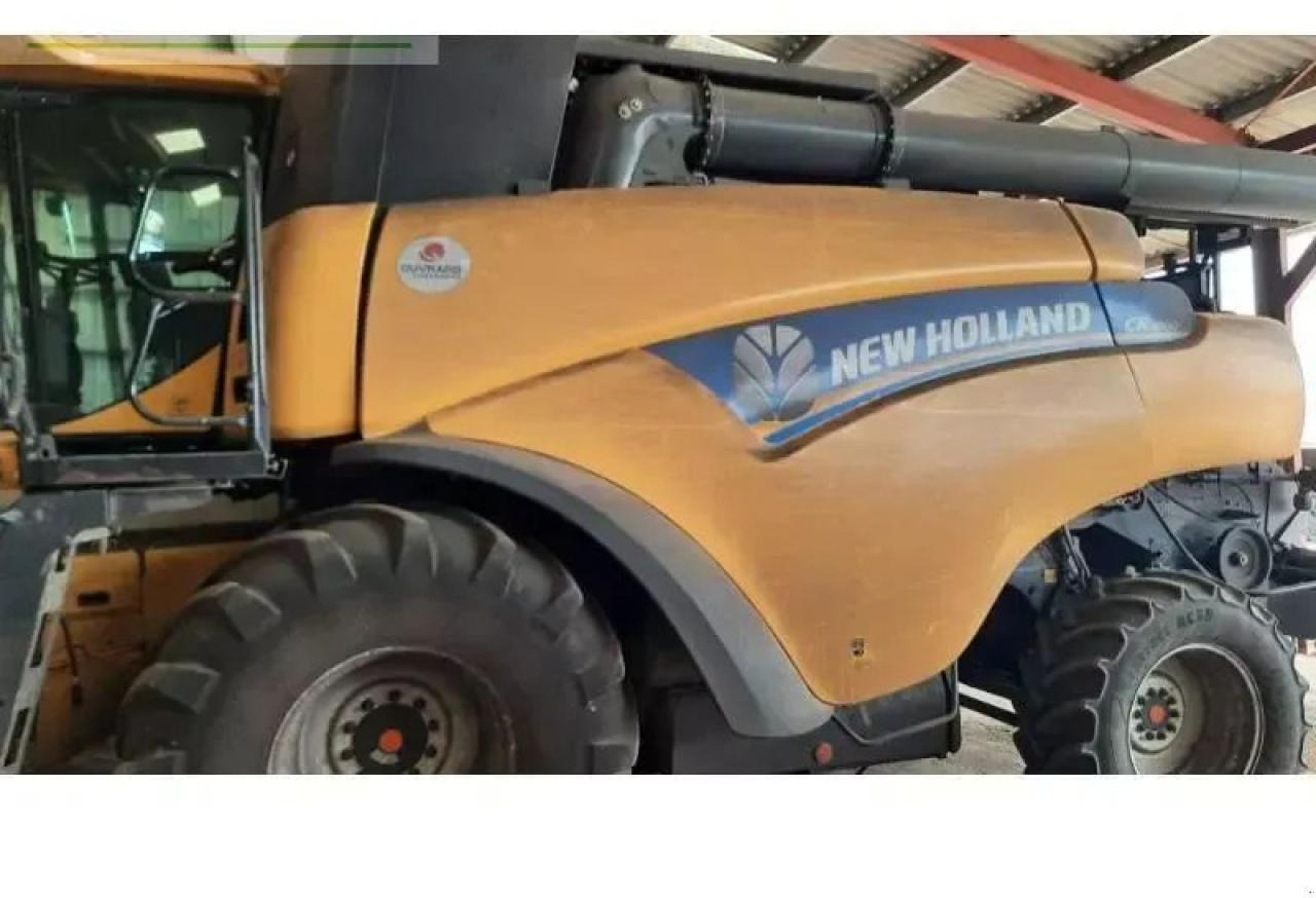 New Holland cr8080 - Combine harvester: picture 1 New Holland cr8080 - Combine harvester: picture 1