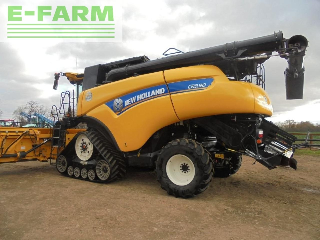 New Holland cr9.90 - Combine harvester: picture 3 New Holland cr9.90 - Combine harvester: picture 3