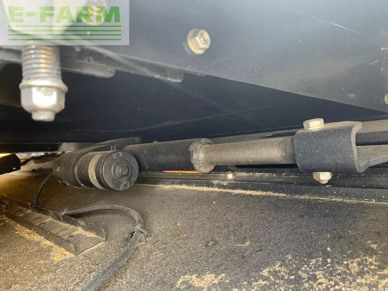 New Holland cx 8.70 - Combine harvester: picture 3 New Holland cx 8.70 - Combine harvester: picture 3