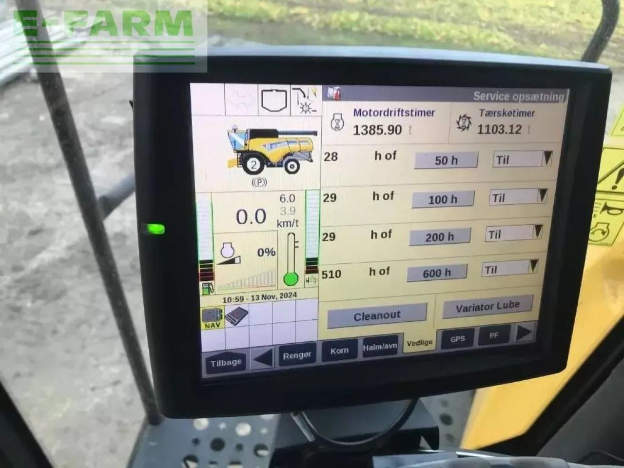 Combine harvester New Holland cx 8.90 slh: picture 15