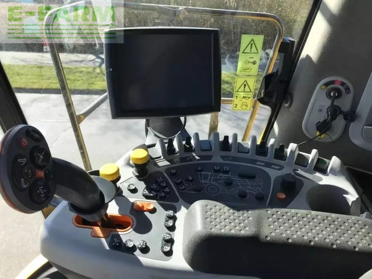 Combine harvester New Holland cx 8.90 slh: picture 13