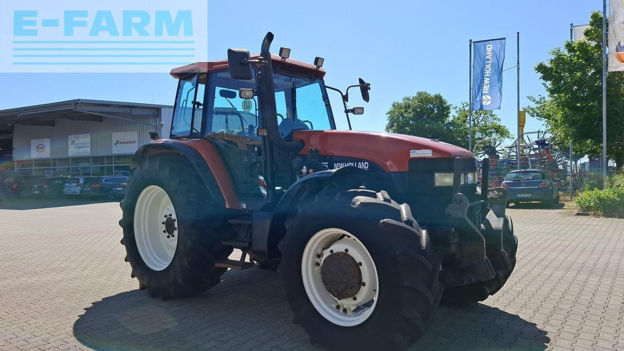 New Holland m135 / 8360 - Farm tractor: picture 4 New Holland m135 / 8360 - Farm tractor: picture 4