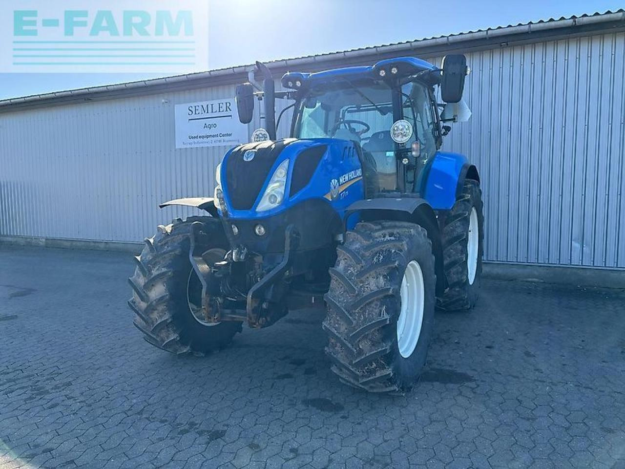 Farm tractor New Holland t7.175: picture 11