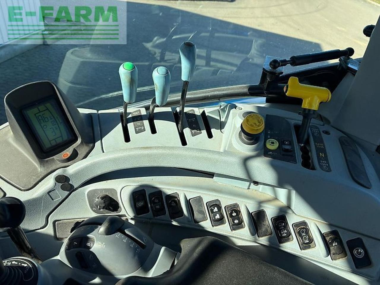 Farm tractor New Holland t7.175: picture 15