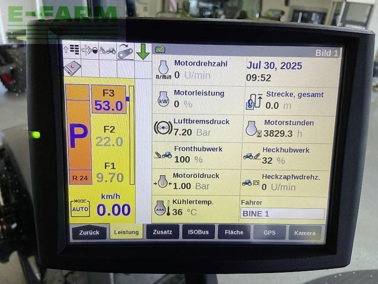 Farm tractor New Holland t7.275: picture 12