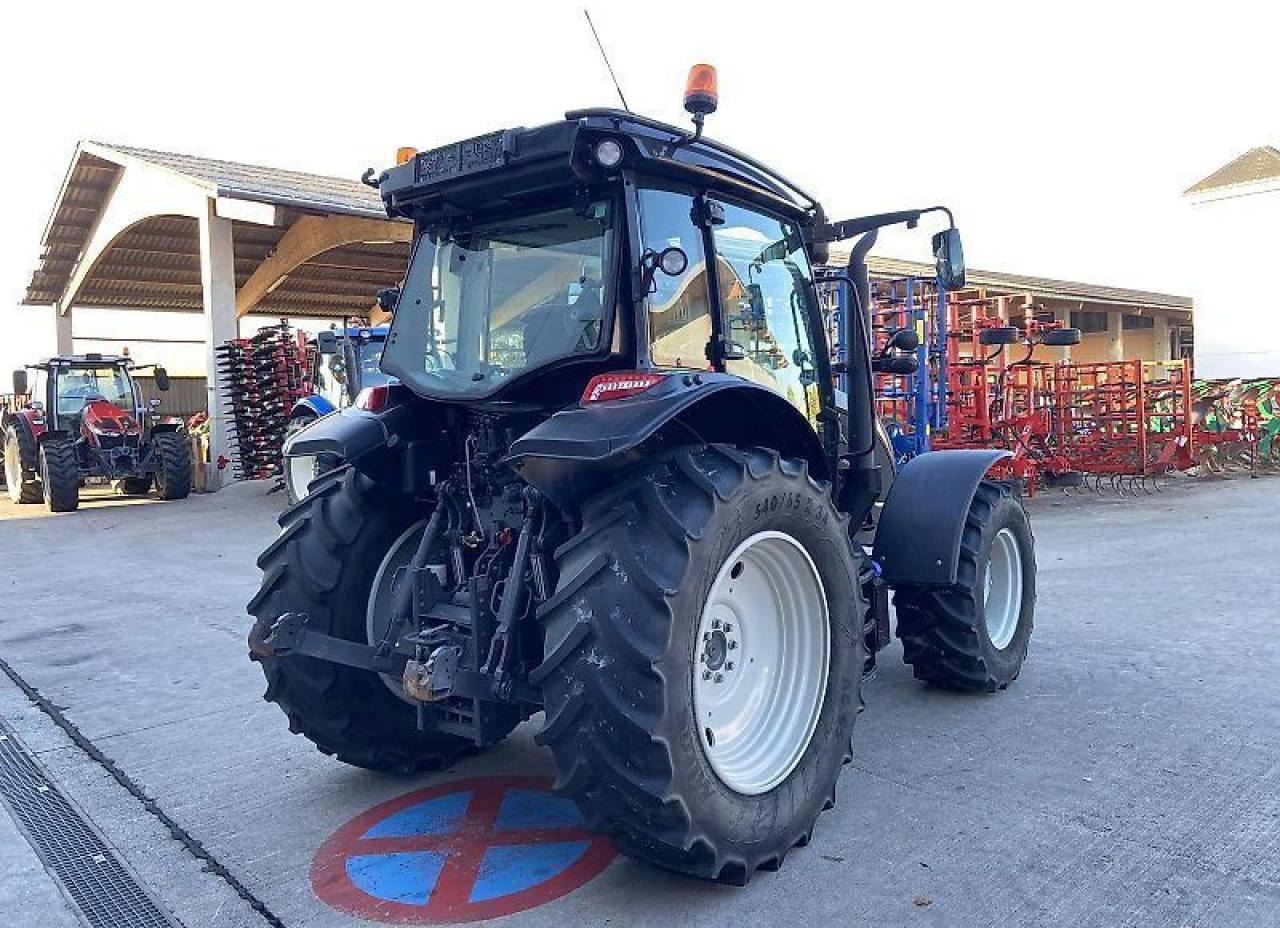 Valtra a 114 - Farm tractor: picture 5 Valtra a 114 - Farm tractor: picture 5