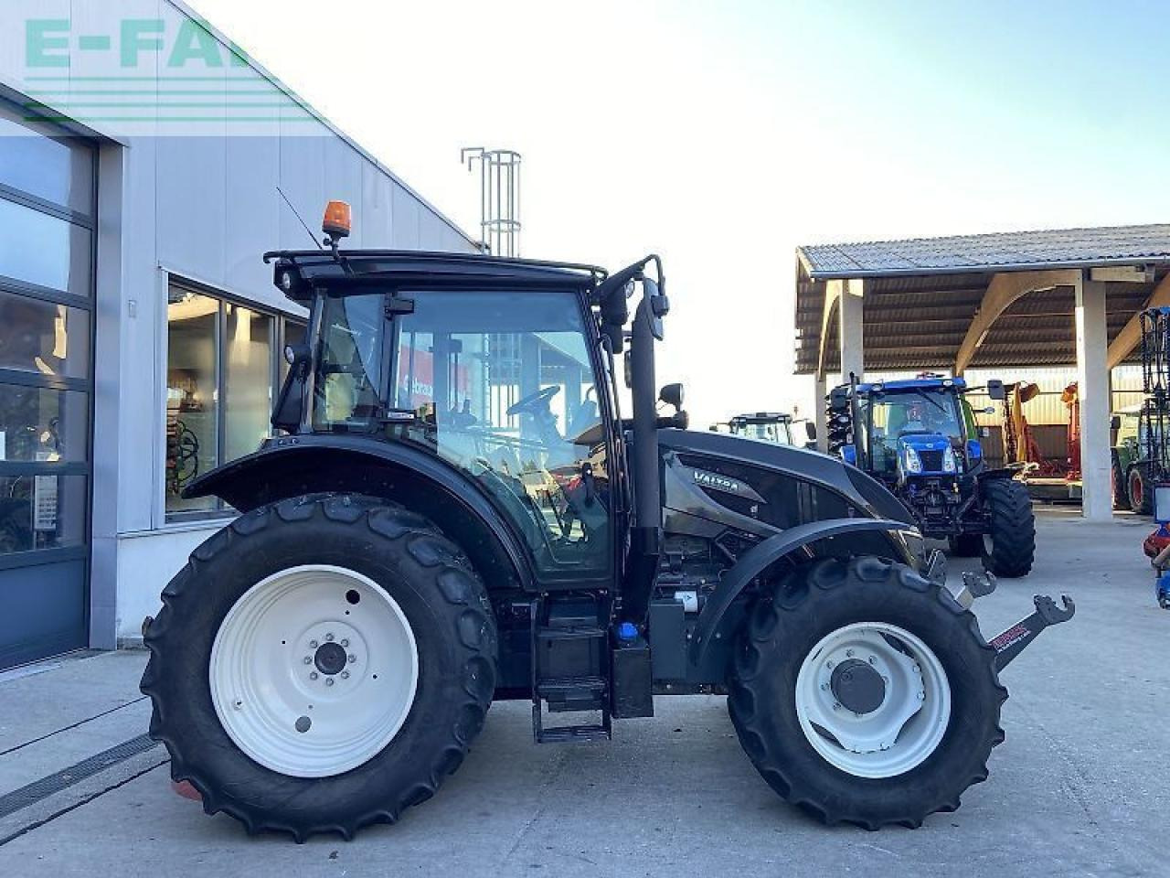 Valtra a 114 - Farm tractor: picture 4 Valtra a 114 - Farm tractor: picture 4