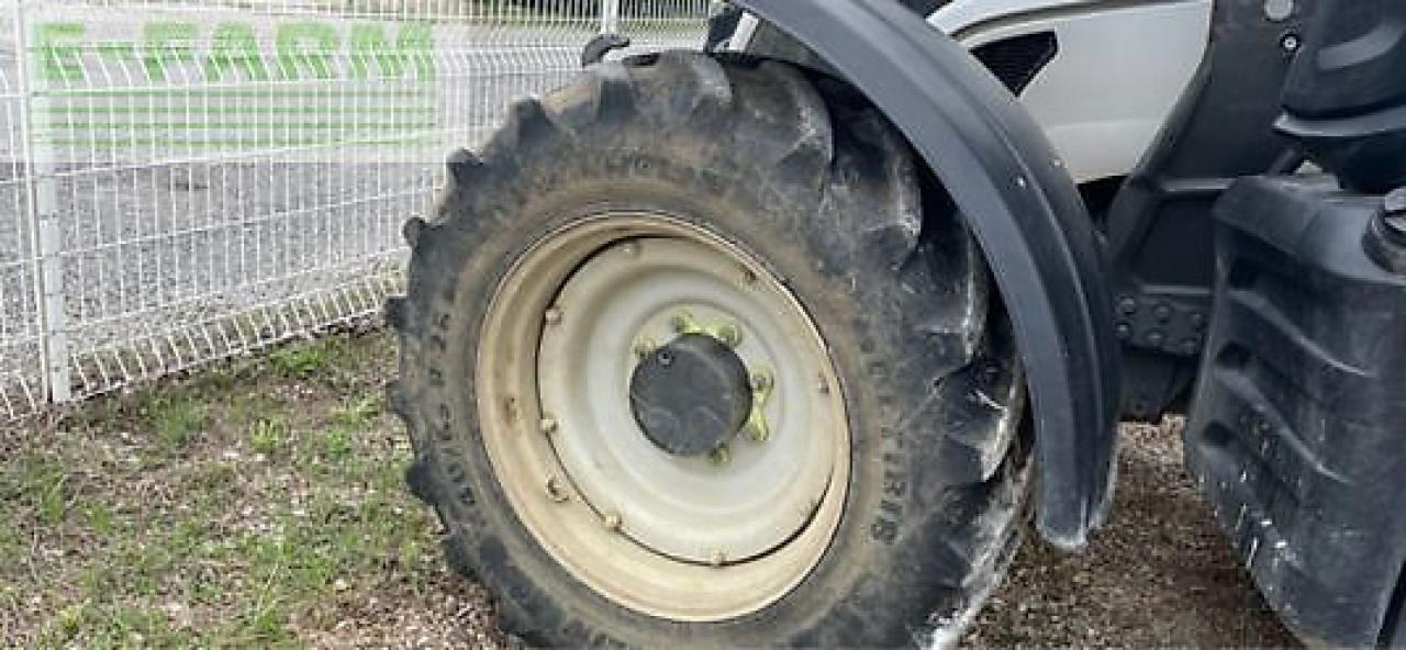 Farm tractor Valtra n135d: picture 8