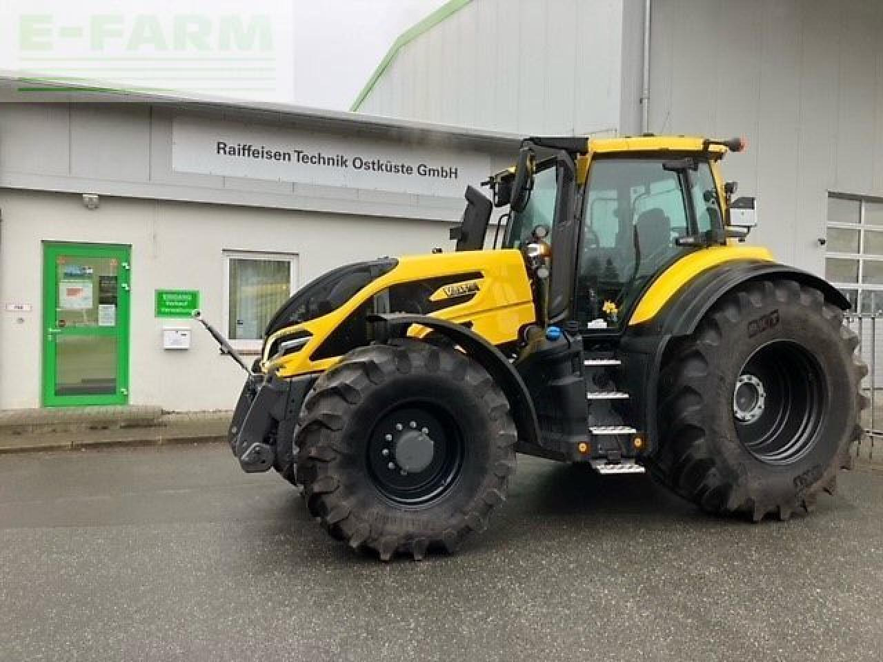 Valtra q305 - Farm tractor: picture 1 Valtra q305 - Farm tractor: picture 1