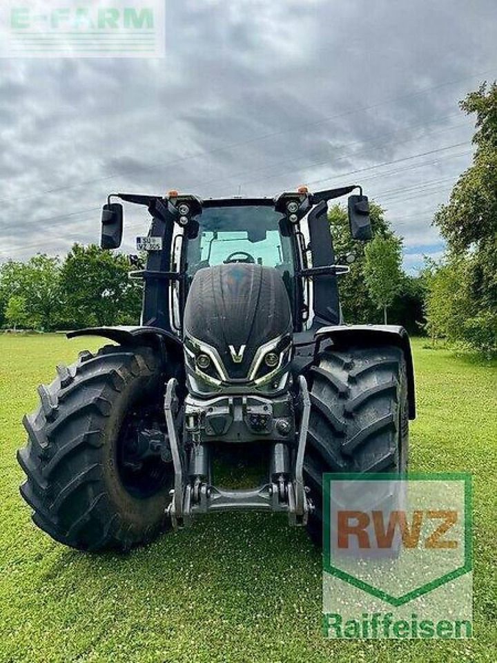 Valtra q305 - Farm tractor: picture 2 Valtra q305 - Farm tractor: picture 2