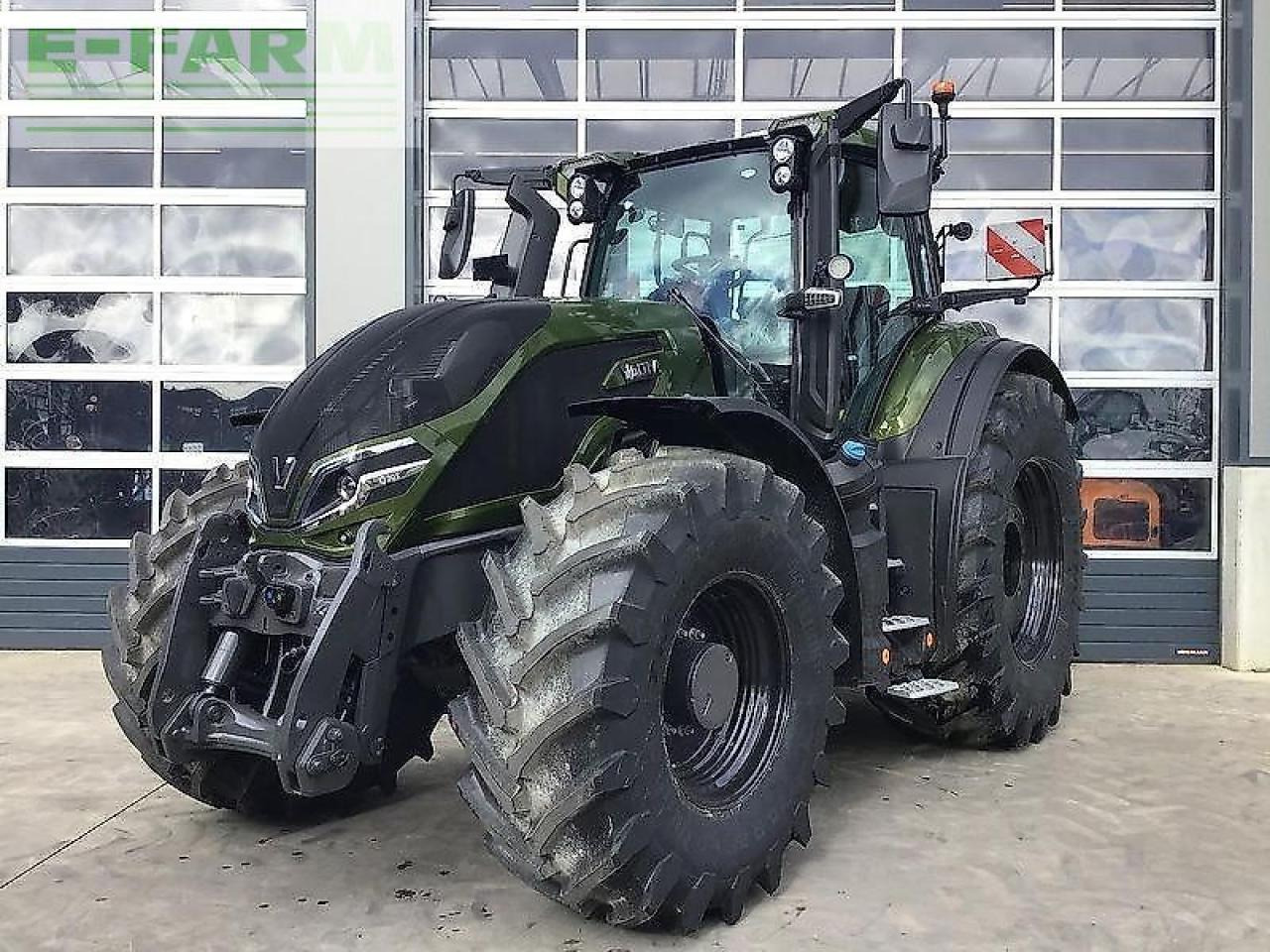 Valtra q305 - Farm tractor: picture 1 Valtra q305 - Farm tractor: picture 1