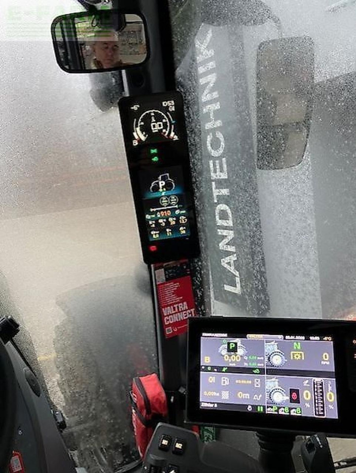 Valtra q305 - Farm tractor: picture 5 Valtra q305 - Farm tractor: picture 5