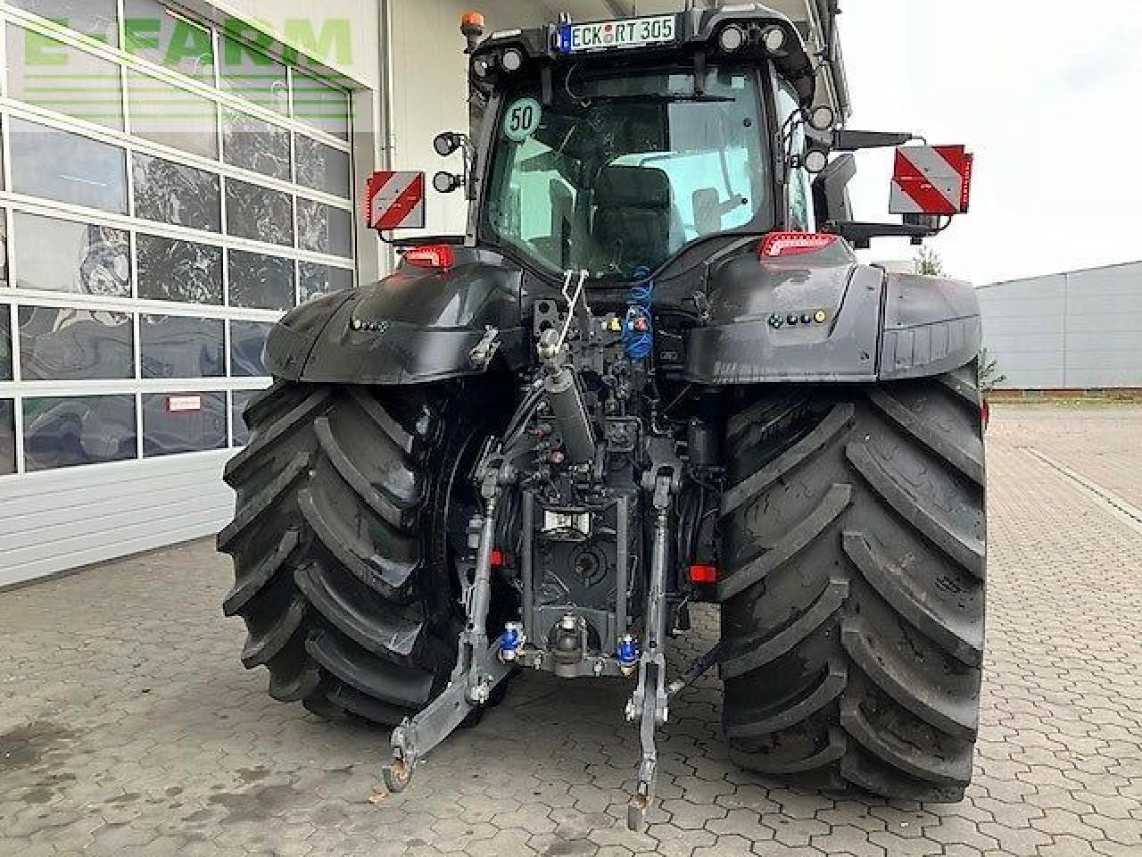 Valtra q305 - Farm tractor: picture 2 Valtra q305 - Farm tractor: picture 2