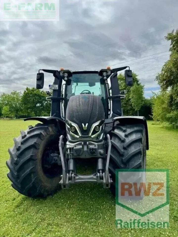 Valtra q305 - Farm tractor: picture 2 Valtra q305 - Farm tractor: picture 2