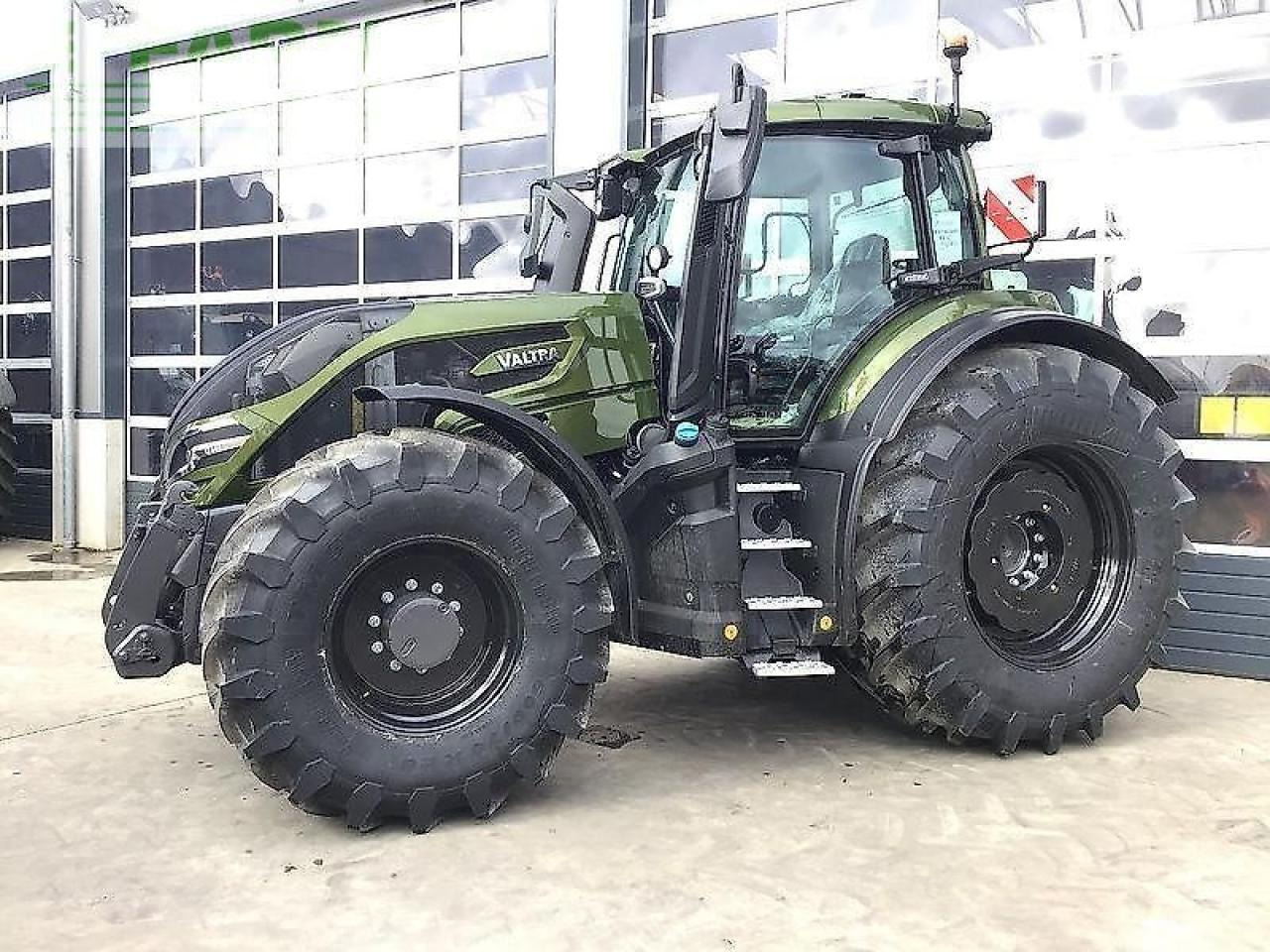 Valtra q305 - Farm tractor: picture 3 Valtra q305 - Farm tractor: picture 3