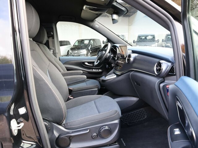 MERCEDES-BENZ EQV 300 lang,7Sitze,2xSchiebetür,LED,Distronic... - Passenger van, Electric van: picture 3 MERCEDES-BENZ EQV 300 lang,7Sitze,2xSchiebetür,LED,Distronic... - Passenger van, Electric van: picture 3