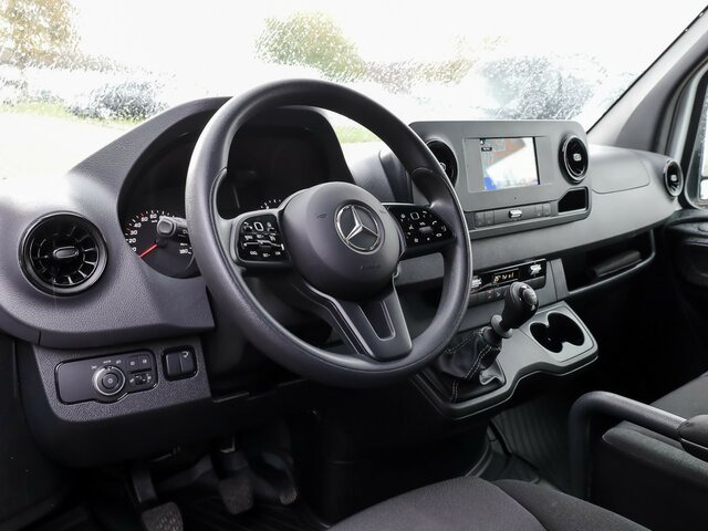 MERCEDES-BENZ Sprinter317CDI Maxi Koffer,LBW,Klima,Kamera... - Box van: picture 5 MERCEDES-BENZ Sprinter317CDI Maxi Koffer,LBW,Klima,Kamera... - Box van: picture 5