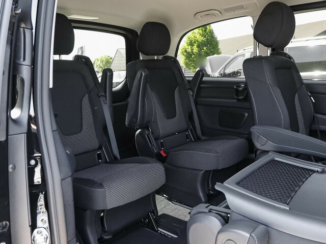MERCEDES-BENZ V 220 d STYLE kompakt,6Sitzer,Distronic,AHK... - Minibus, Passenger van: picture 3 MERCEDES-BENZ V 220 d STYLE kompakt,6Sitzer,Distronic,AHK... - Minibus, Passenger van: picture 3