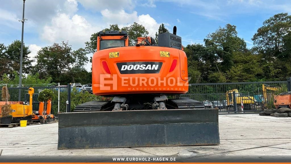 Crawler excavator Doosan Kettenbagger DX 235 LCR-5, hyd. SW OilQuick 70-55: picture 13