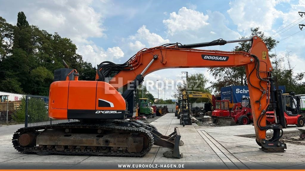 Crawler excavator Doosan Kettenbagger DX 235 LCR-5, hyd. SW OilQuick 70-55: picture 15