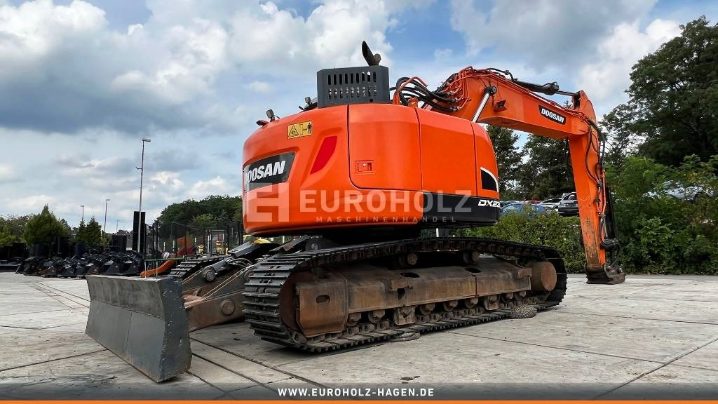 Crawler excavator Doosan Kettenbagger DX 235 LCR-5, hyd. SW OilQuick 70-55: picture 10