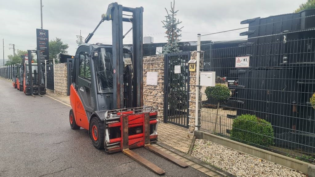 Linde H 30 D, Seitenschieber, Positionierer, Triplex - Diesel forklift: picture 4 Linde H 30 D, Seitenschieber, Positionierer, Triplex - Diesel forklift: picture 4