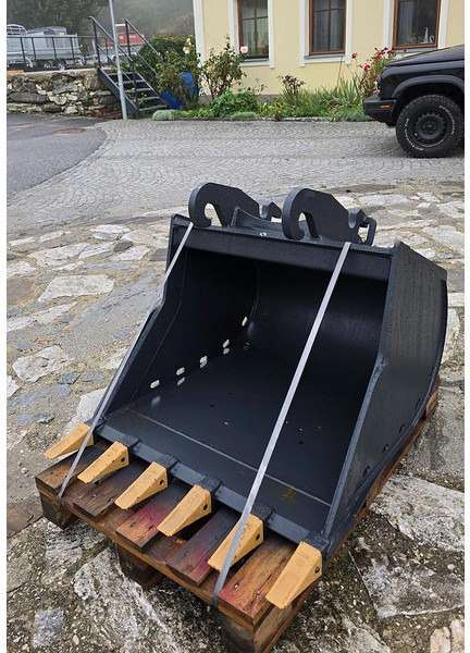 Big 90cm Tieflöffel mit CW10 Verachtert Aufnahme - Bucket: picture 1 Big 90cm Tieflöffel mit CW10 Verachtert Aufnahme - Bucket: picture 1