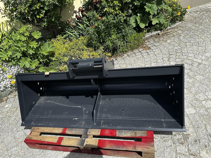 Big Böschungslöffel 160cm mit OQ45-5 Aufnahme - Bucket: picture 2 Big Böschungslöffel 160cm mit OQ45-5 Aufnahme - Bucket: picture 2