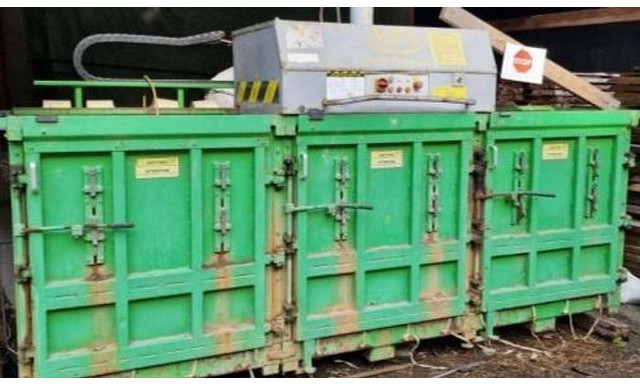 Strautmann MK 1100 Mehrkammer Ballenpresse - Industrial equipment: picture 1 Strautmann MK 1100 Mehrkammer Ballenpresse - Industrial equipment: picture 1