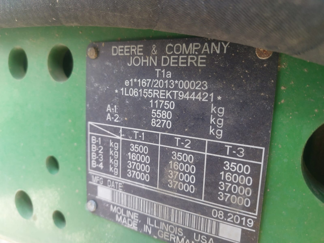 John Deere 6155R - Farm tractor: picture 2 John Deere 6155R - Farm tractor: picture 2