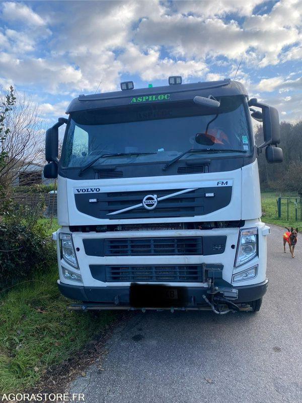 2 BALAYEUSES 6 ROUES - VOLVO - FMFH - - Road sweeper: picture 3 2 BALAYEUSES 6 ROUES - VOLVO - FMFH - - Road sweeper: picture 3