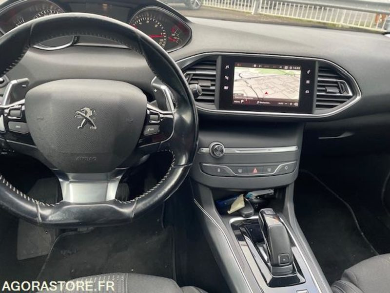 308 ALLURE BHDI 130cv EAT8- 08/2018- 151000KM - Car: picture 5 308 ALLURE BHDI 130cv EAT8- 08/2018- 151000KM - Car: picture 5