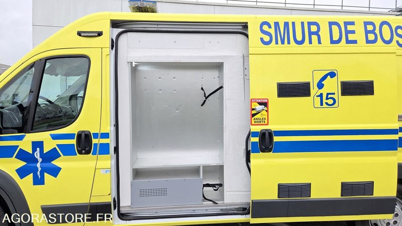 AMBULANCE DE TYPE C - FIAT DUCATO L3-H2 177cv ANNEE 2016 - 259 200km - Ambulance: picture 5 AMBULANCE DE TYPE C - FIAT DUCATO L3-H2 177cv ANNEE 2016 - 259 200km - Ambulance: picture 5