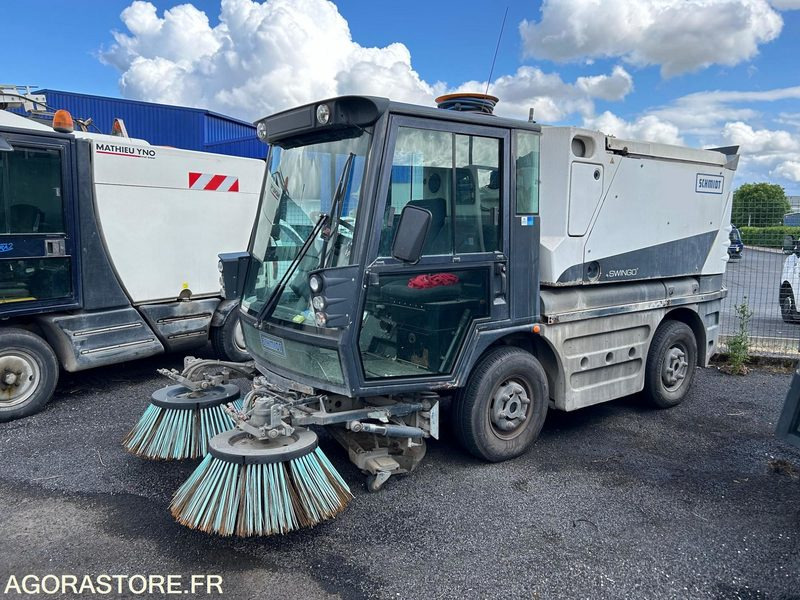 BALAYEUSE DE VOIRIE - SCHMIDT SWINGO 200 - 8 084 HEURES - 2012 - Road sweeper: picture 1 BALAYEUSE DE VOIRIE - SCHMIDT SWINGO 200 - 8 084 HEURES - 2012 - Road sweeper: picture 1