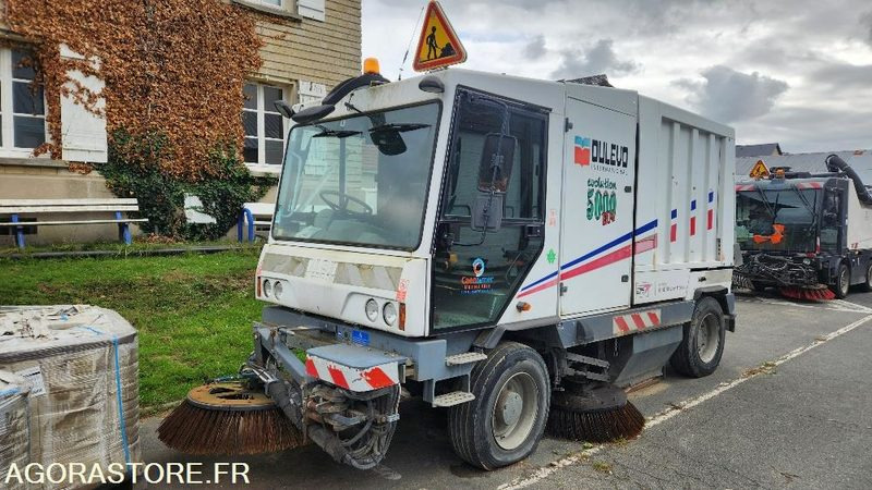 BALAYEUSE RAMASSEUSE DULEVO 5000 - Road sweeper: picture 1 BALAYEUSE RAMASSEUSE DULEVO 5000 - Road sweeper: picture 1