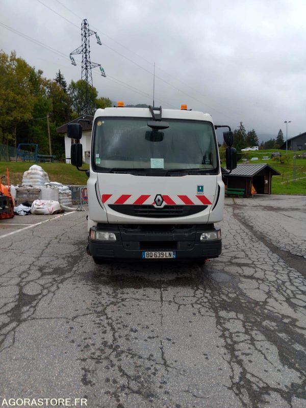 BALAYEUSE de Voiries- RENAULT MIDLUM 220 DXI avec aspiratrice EUROVOIRIE - Road sweeper: picture 1 BALAYEUSE de Voiries- RENAULT MIDLUM 220 DXI avec aspiratrice EUROVOIRIE - Road sweeper: picture 1