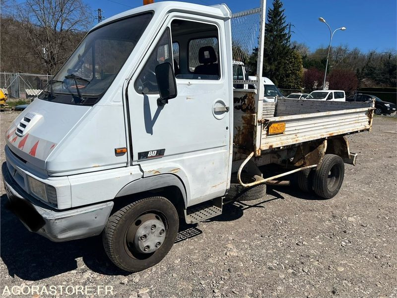 BENNE RENAULT B80 - 1995 - 125 800 KM - Tipper van: picture 4 BENNE RENAULT B80 - 1995 - 125 800 KM - Tipper van: picture 4