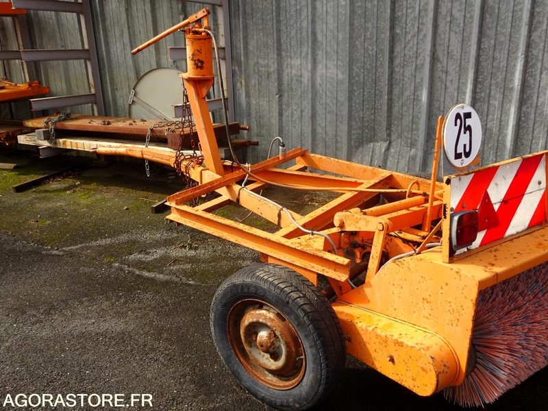 Balayeuse - Road sweeper: picture 4 Balayeuse - Road sweeper: picture 4