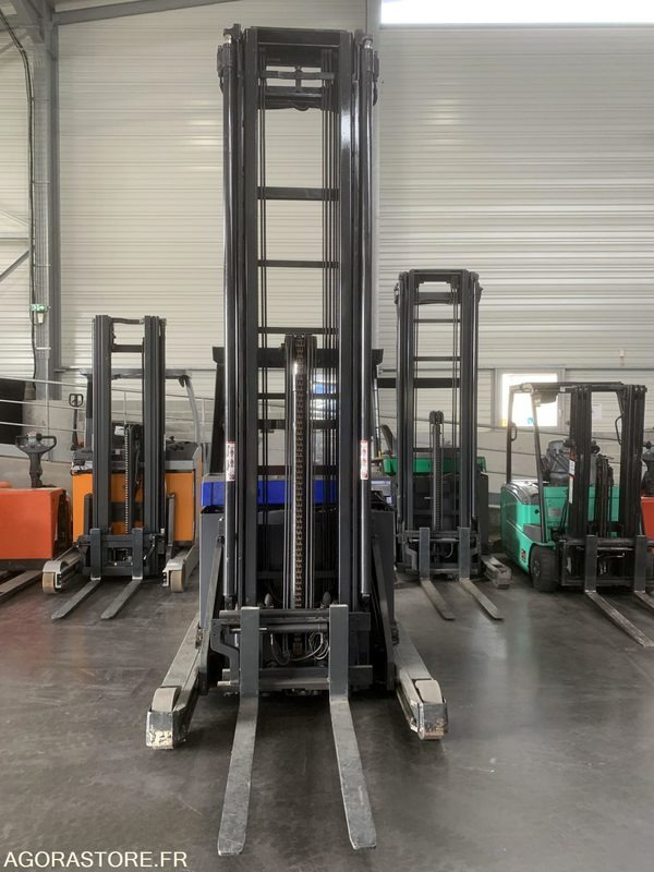 CHARIOT ATLET CAT5 R489 AVEC CHARGEUR EN L'ETAT - Reach truck: picture 3 CHARIOT ATLET CAT5 R489 AVEC CHARGEUR EN L'ETAT - Reach truck: picture 3