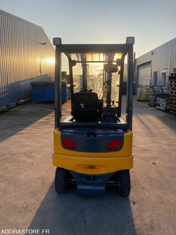 CHARIOT ELEVATEUR ELECTRIQUE JUNGHEINRICH EFG 430 ANNEE 2007 - Electric forklift: picture 3 CHARIOT ELEVATEUR ELECTRIQUE JUNGHEINRICH EFG 430 ANNEE 2007 - Electric forklift: picture 3